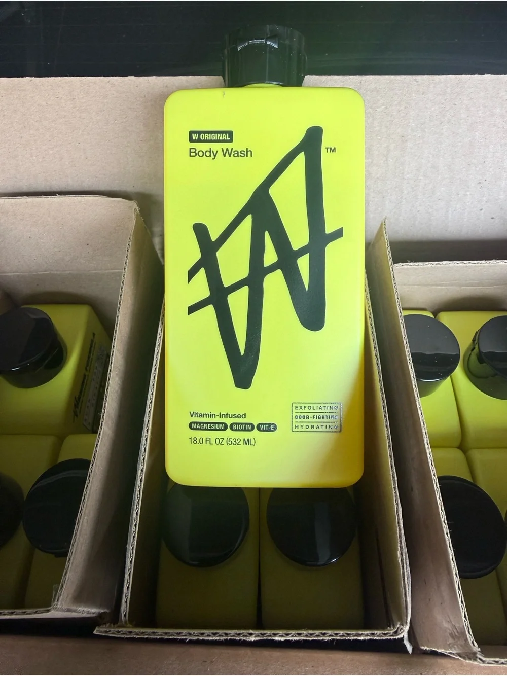 Men’s Yellow Body Wash – Vitamin-Infused Grooming Cleanser